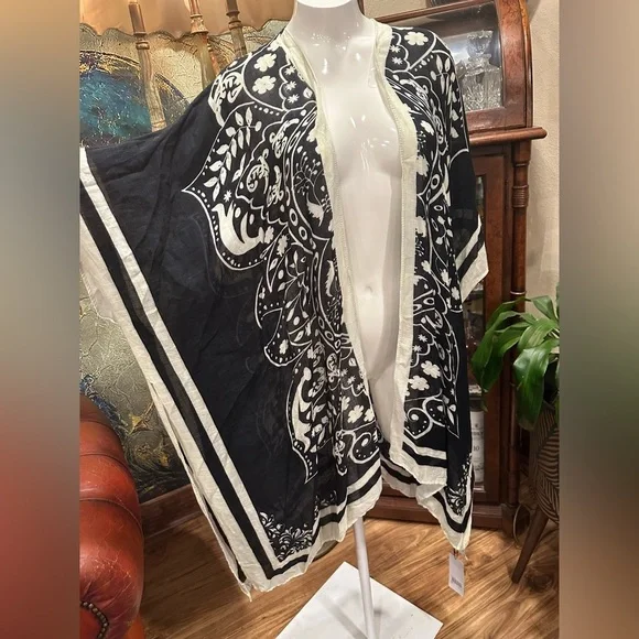 Modena New York Boho Kimono Cardigan | Black & White Floral Lightweight OS NWT - Picture 4 of 13